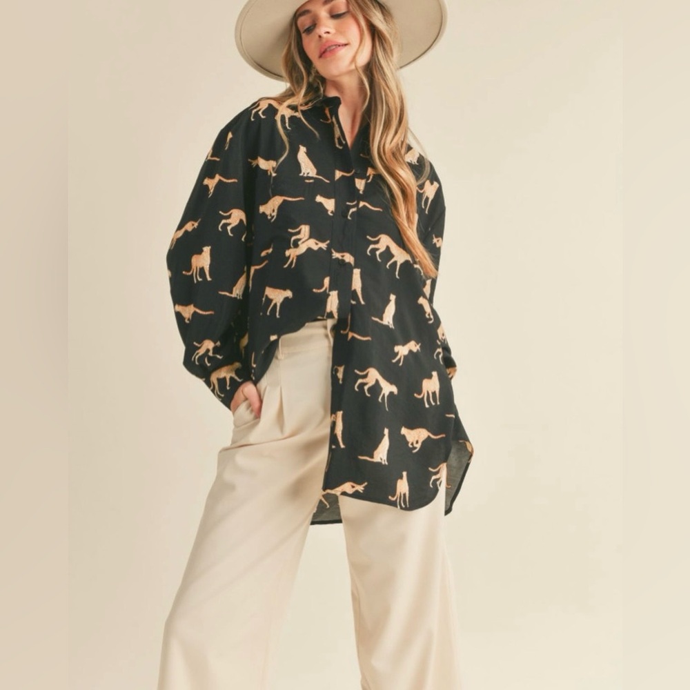 Women’s Oversized Button Down Shirt Leopard Style Dressed in LALA made by &merci